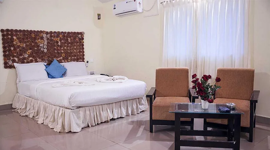 Resort grounds and cottages at Century Resort Dandeli